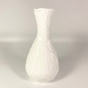 Extremely RARE -Wedgwood Countryware Bud Vase – White Cabbage Leaf –  Bone China